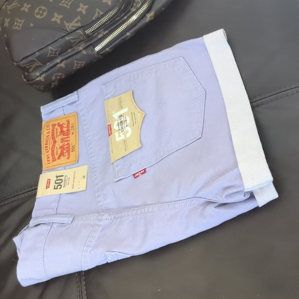 Levi's 501 Mid Rise Lilac Color Size 28.